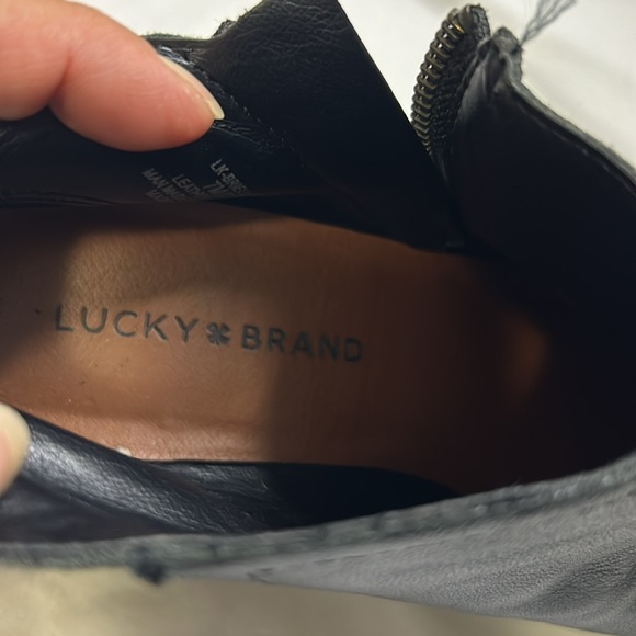 Lucky Brand Black Leather Ankle Booties with side Zipper Womens 7M/37 - Picture 6 of 8